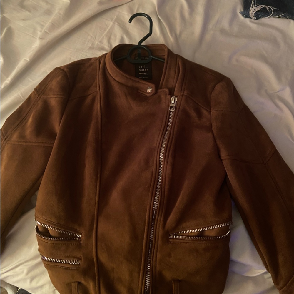 Rich Brown Bomber Jacket with Smooth Leather and Classic Design